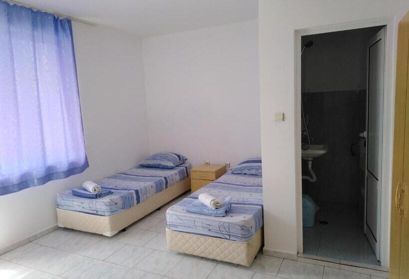 پانسیون Despina