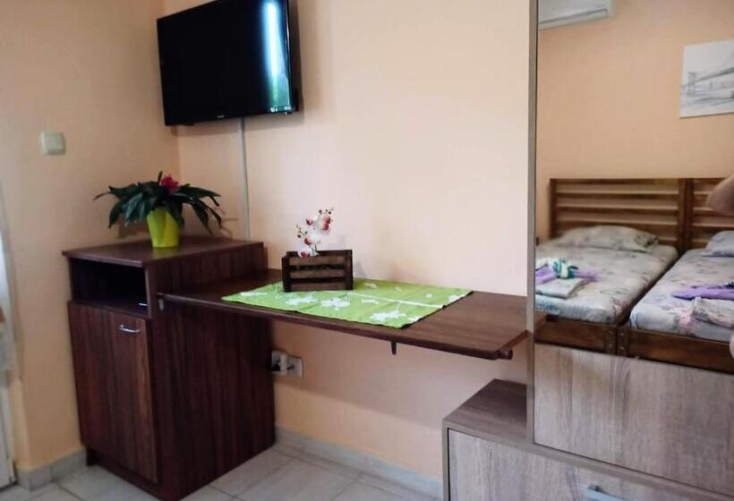 פנסיון Guest House 51