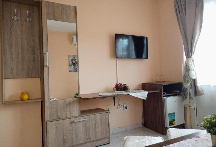 פנסיון Guest House 51