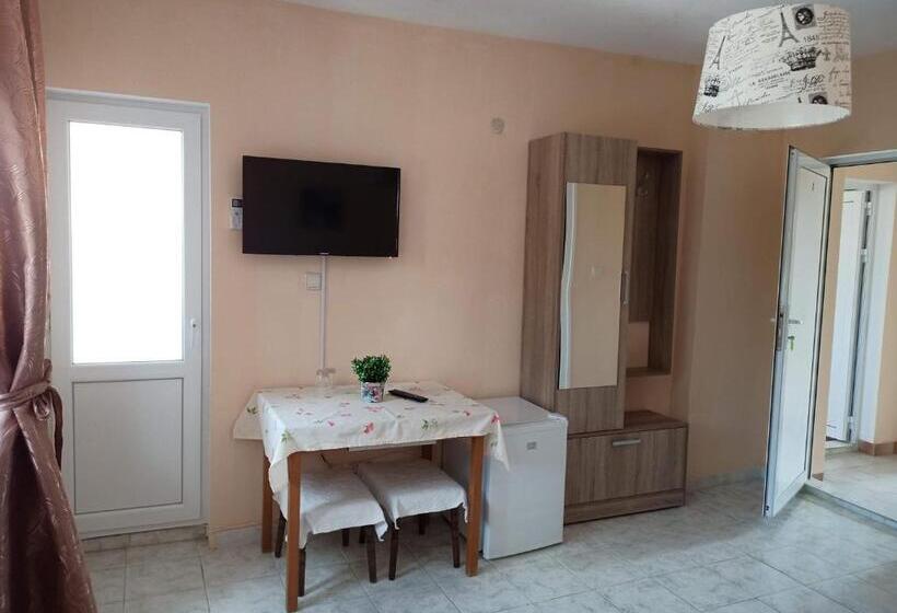 פנסיון Guest House 51