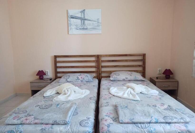 פנסיון Guest House 51