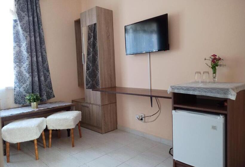 פנסיון Guest House 51