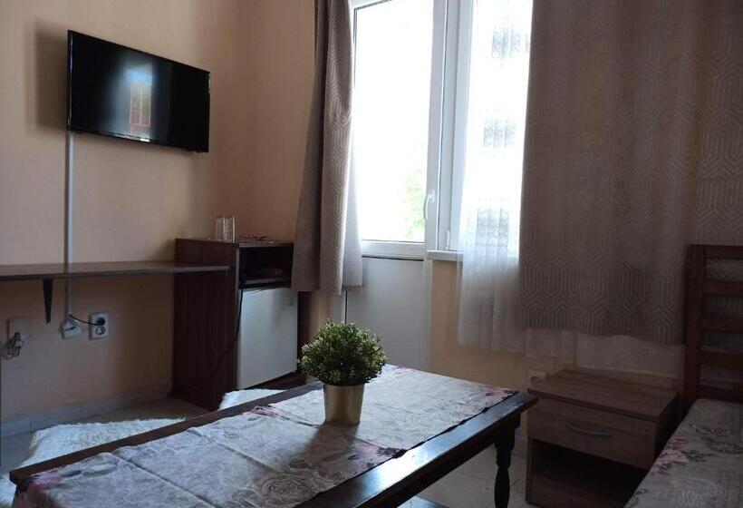 פנסיון Guest House 51