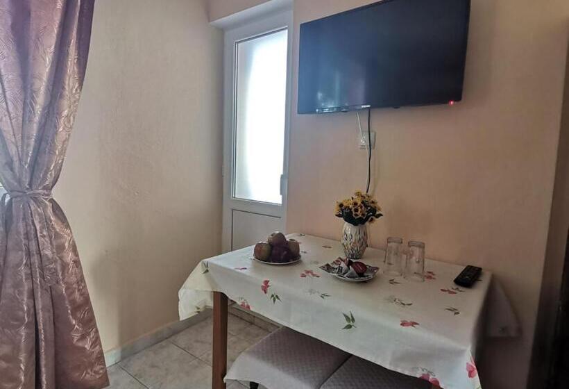 פנסיון Guest House 51