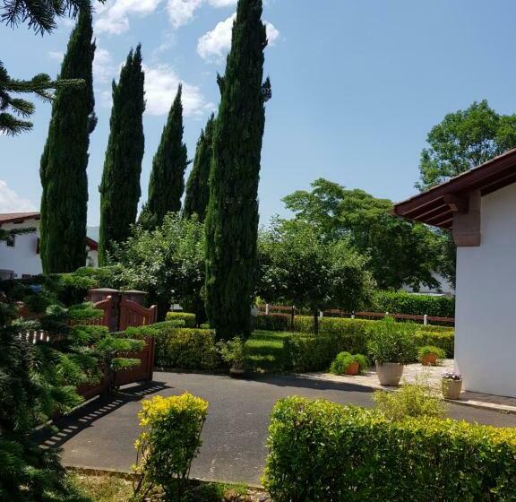 پانسیون Maison Bakea