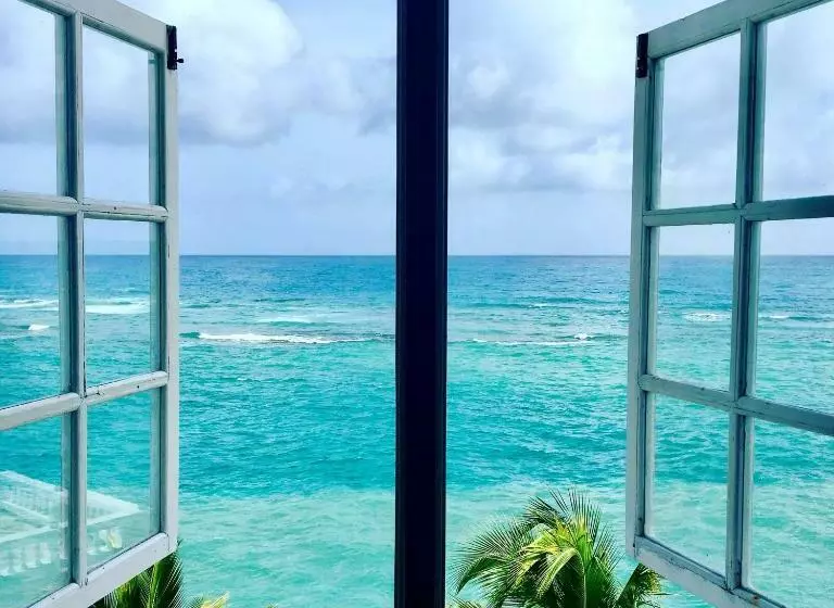 پانسیون Ocean Edge Villa