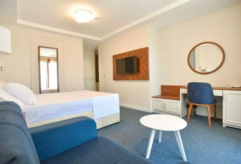 Vistamar Hotel & Apartments