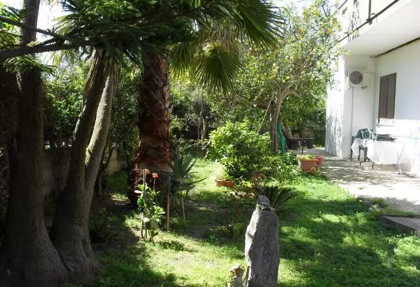 Aamiaismajoitus (B&B) Casa Vacanzeil Bouganville