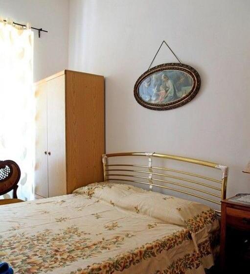 مبيت وإفطار Margarita D Austria