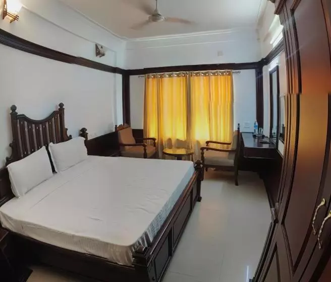 Hotelli Vyshak International