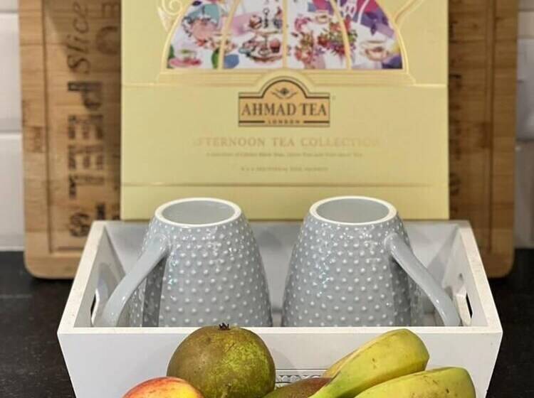 Jacuzzi Spa! Stunning Entire Guest House   Netflix