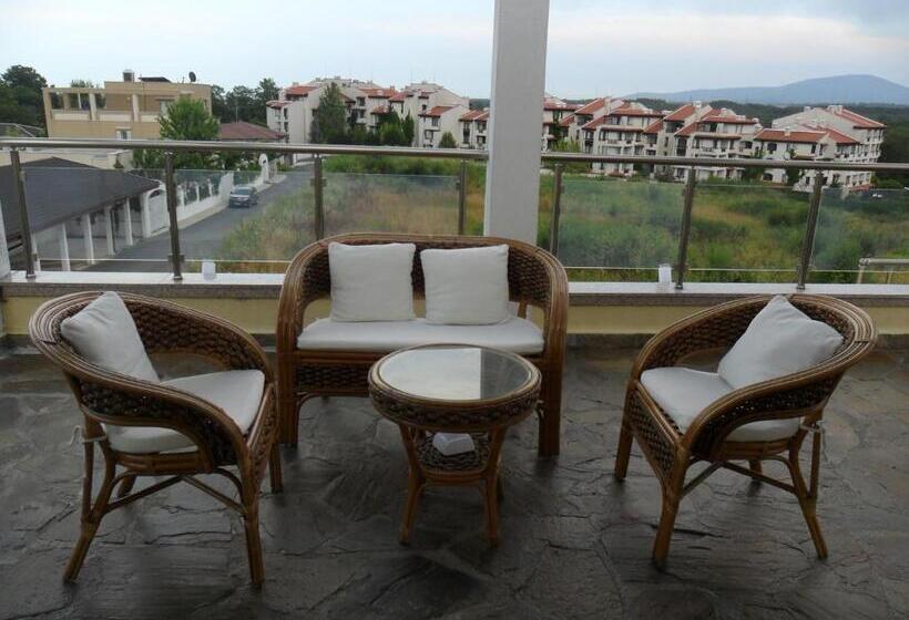 פנסיון Altay Guest House