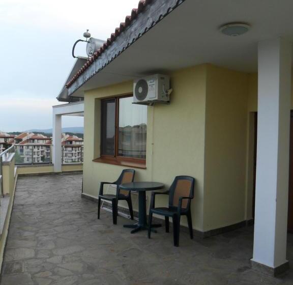 פנסיון Altay Guest House