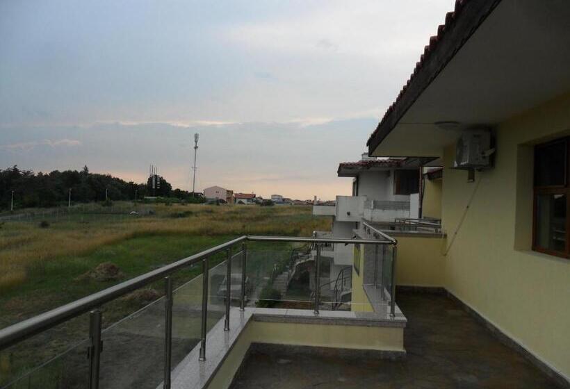 פנסיון Altay Guest House