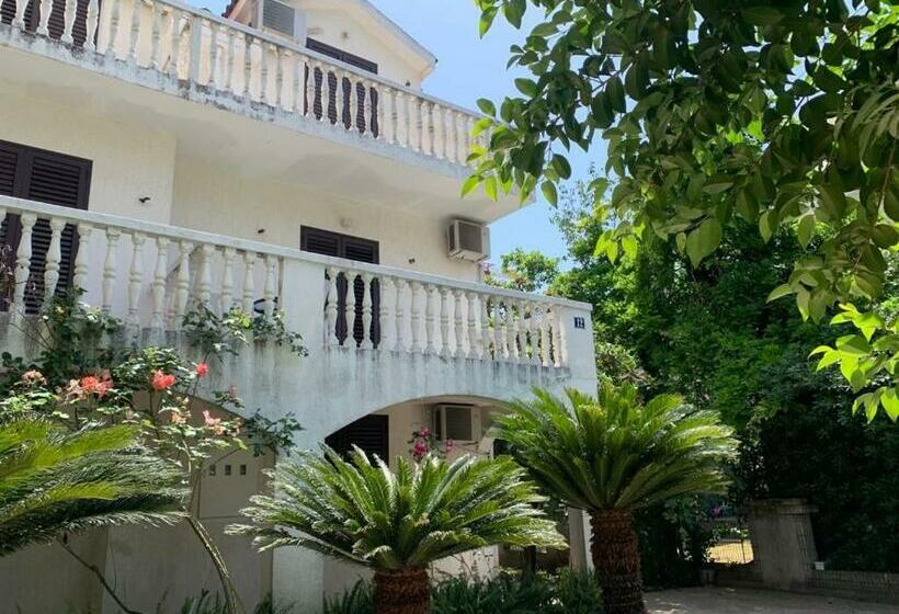 پانسیون House Irena