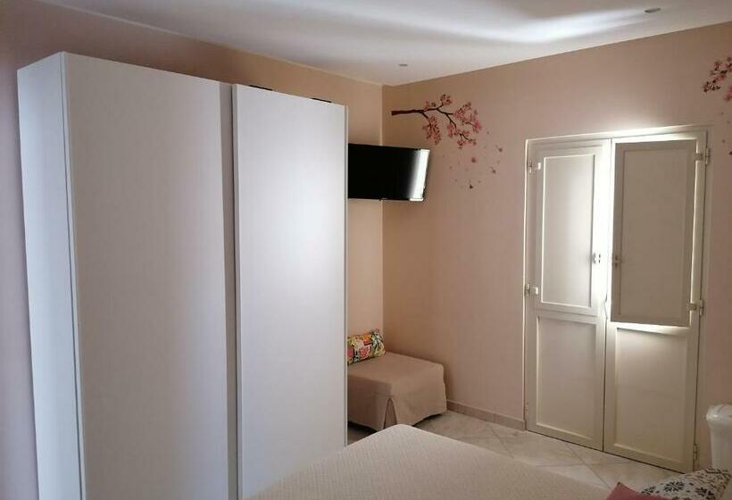 بنسيون La Casetta Di Tiziana