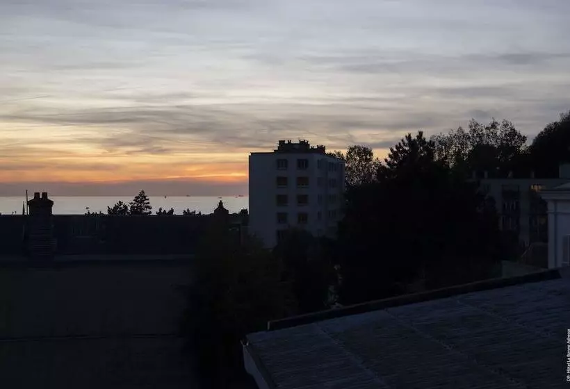 Отель De Charme La Bonne Adresse   Logis De France