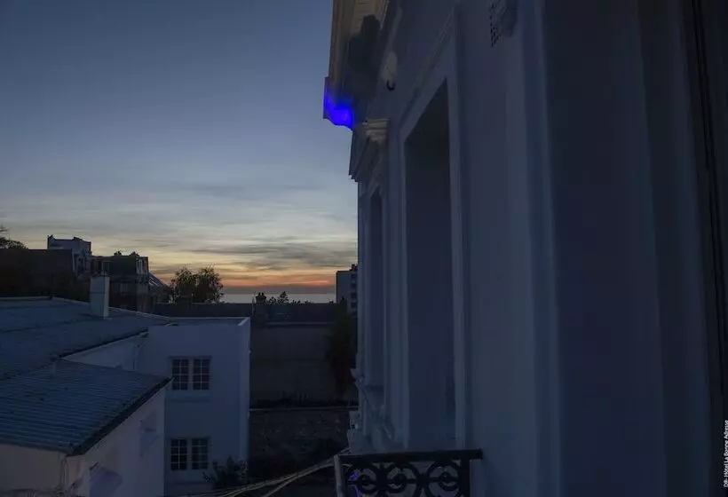 Отель De Charme La Bonne Adresse   Logis De France