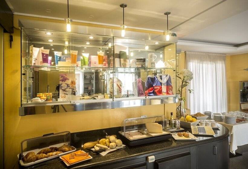 Отель Del Riale