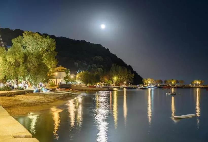 Отель Des Roses