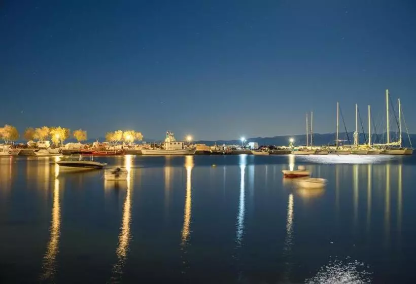 Отель Des Roses