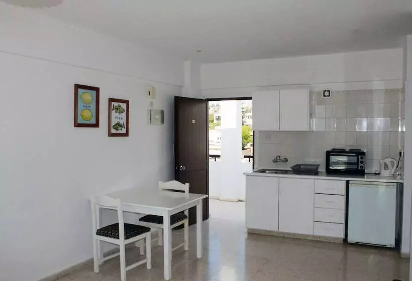 Florea Hotel Apartments