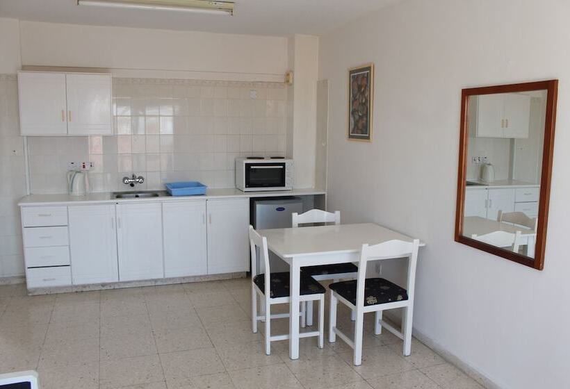 Florea Hotel Apartments