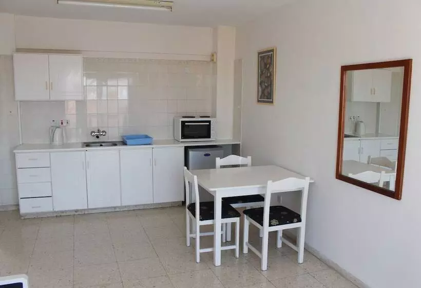 Florea Hotel Apartments