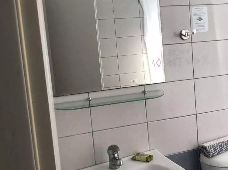 Отель Kentrikon