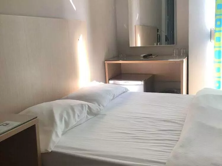 Отель Kentrikon