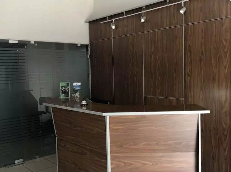 Отель Kentrikon