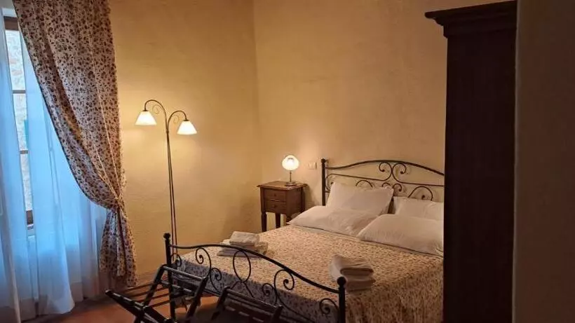 Отель La Locanda Di Montisi