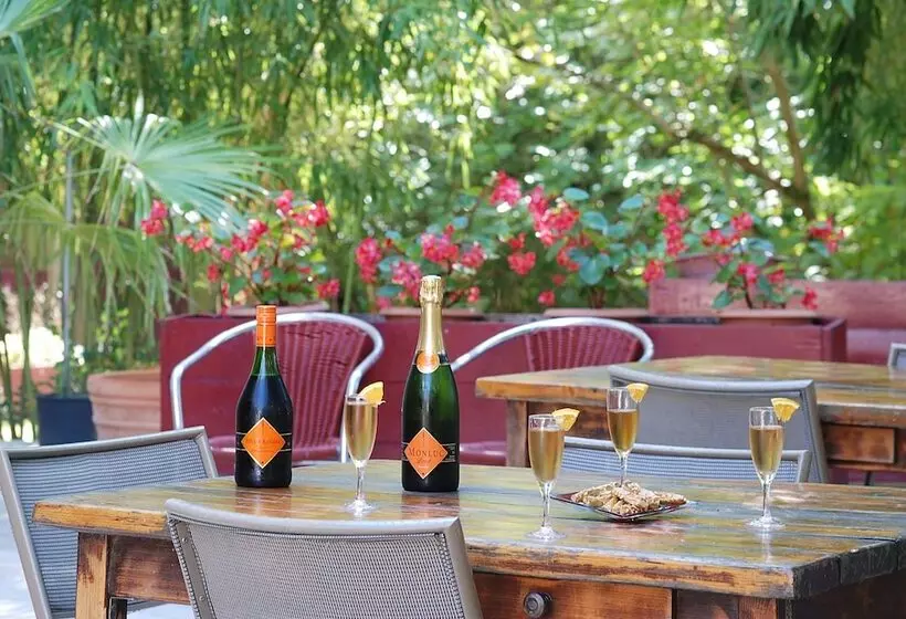 فندق Restaurant Des Thermes