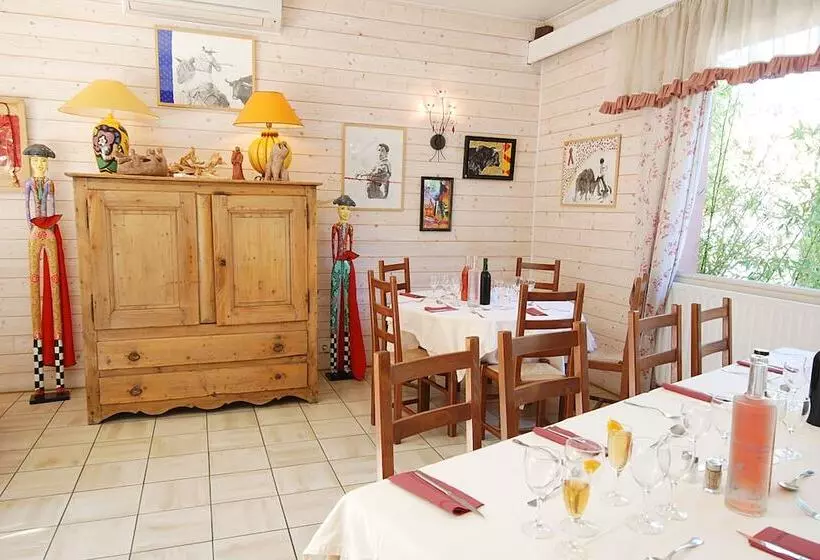 فندق Restaurant Des Thermes