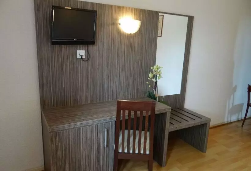 فندق Restaurant Des Thermes