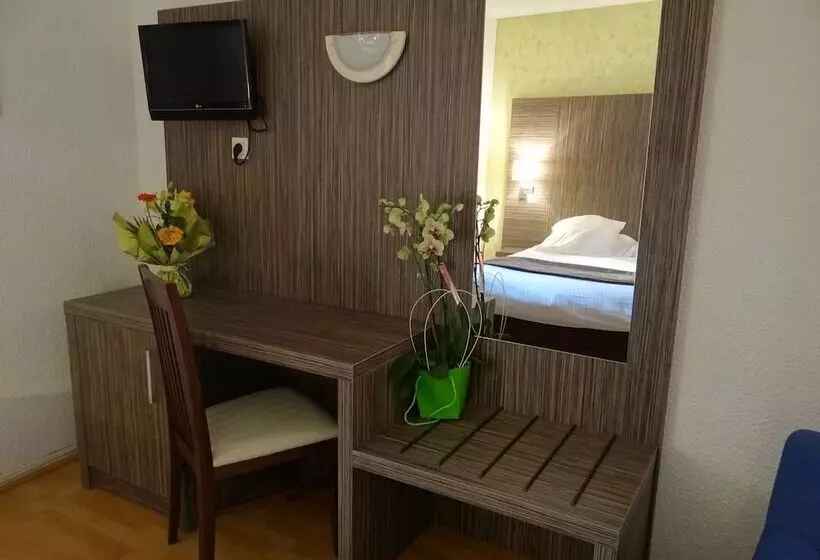 فندق Restaurant Des Thermes