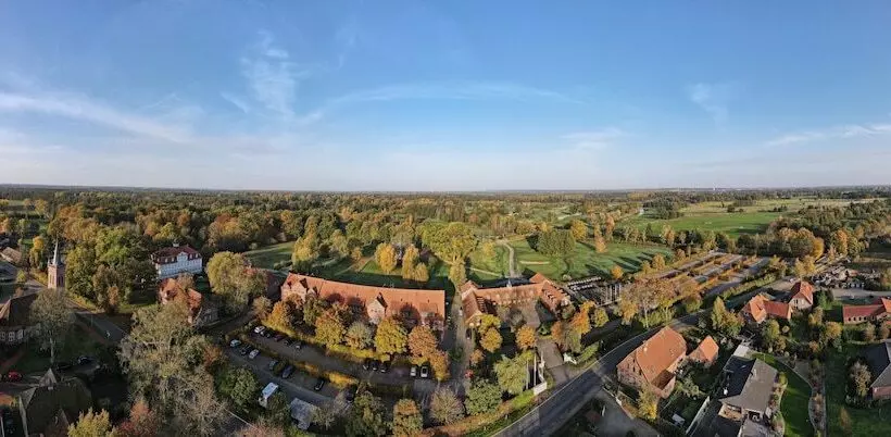 Отель Schloss Ludersburg Golf & Spa