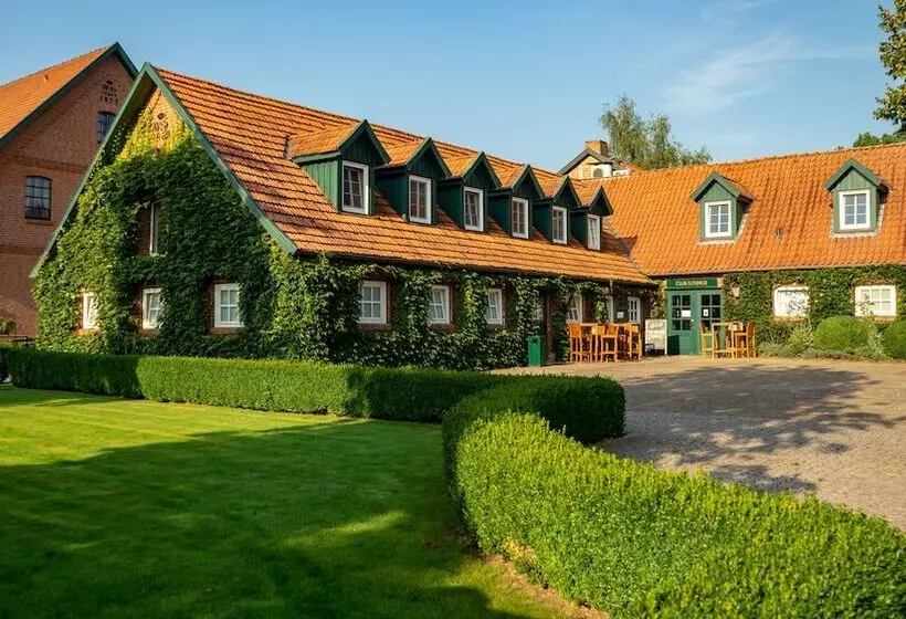 Отель Schloss Ludersburg Golf & Spa