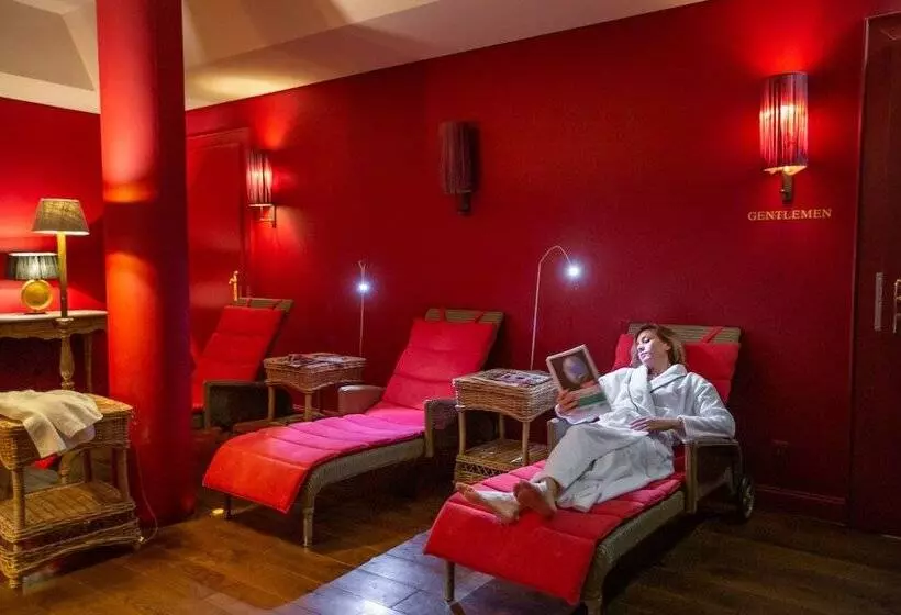 Отель Schloss Ludersburg Golf & Spa