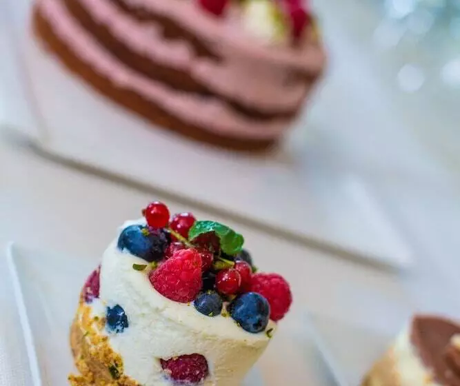 Отель Schloss Ludersburg Golf & Spa