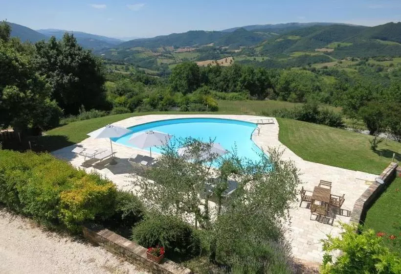 ホテル Serre Di Parrano