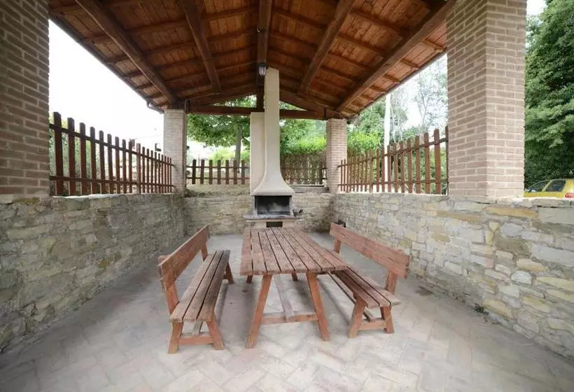 ホテル Serre Di Parrano