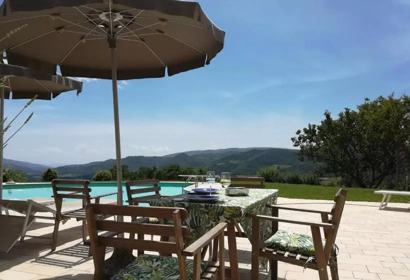 ホテル Serre Di Parrano