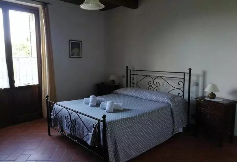 ホテル Serre Di Parrano