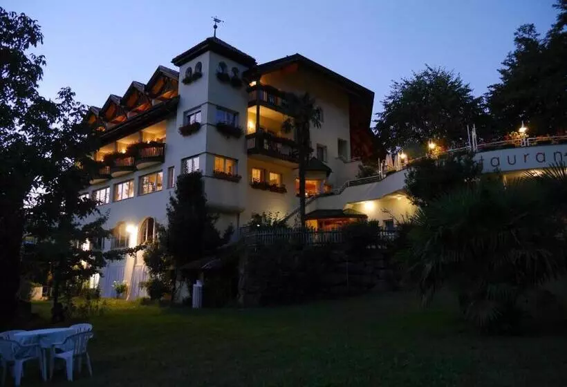 Отель Tenz 2025