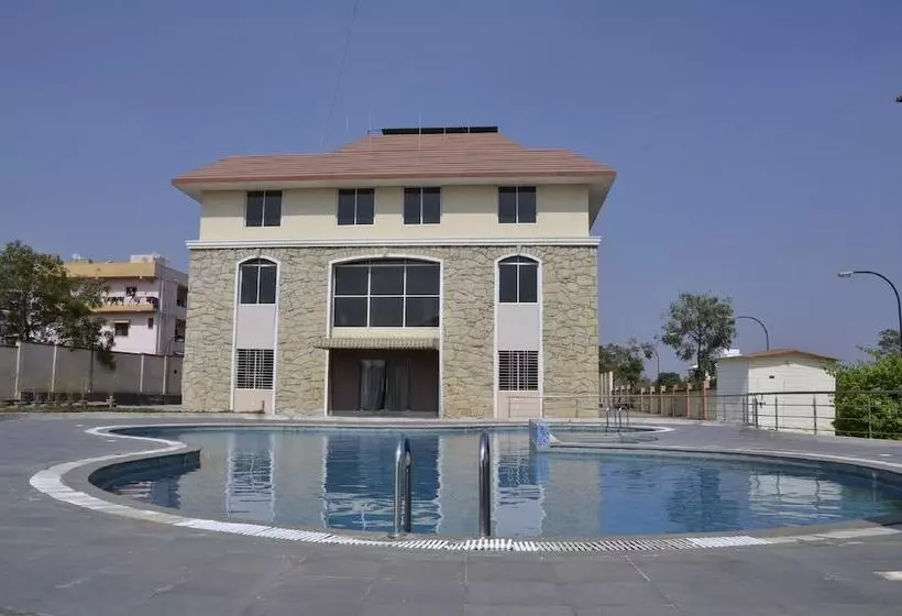 Отель Zip By Spree Hinjewadi