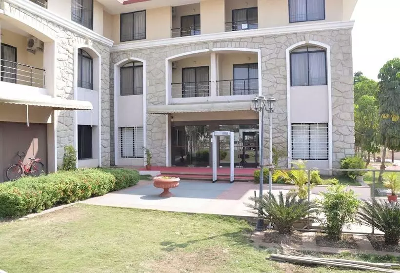 Отель Zip By Spree Hinjewadi