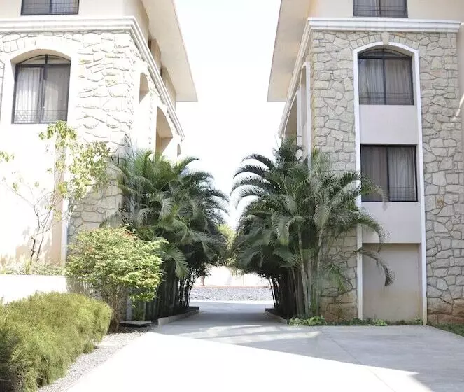 Отель Zip By Spree Hinjewadi