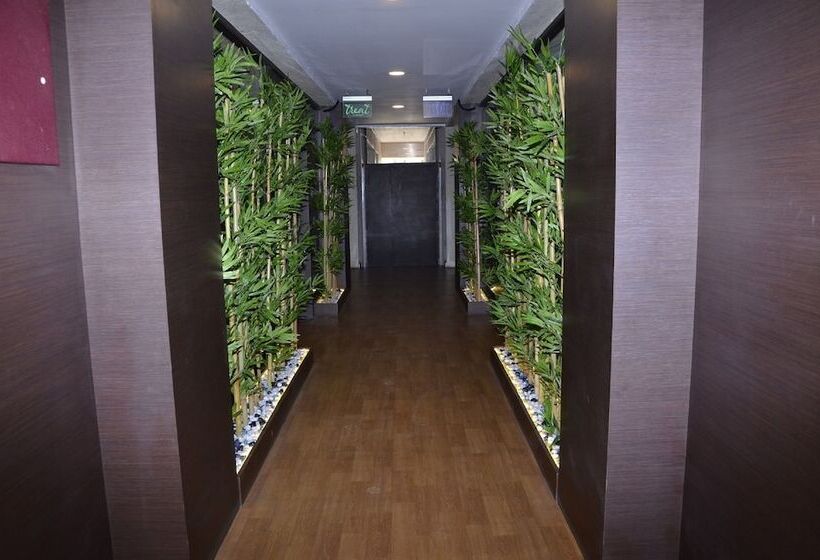 Отель Zip By Spree Hinjewadi