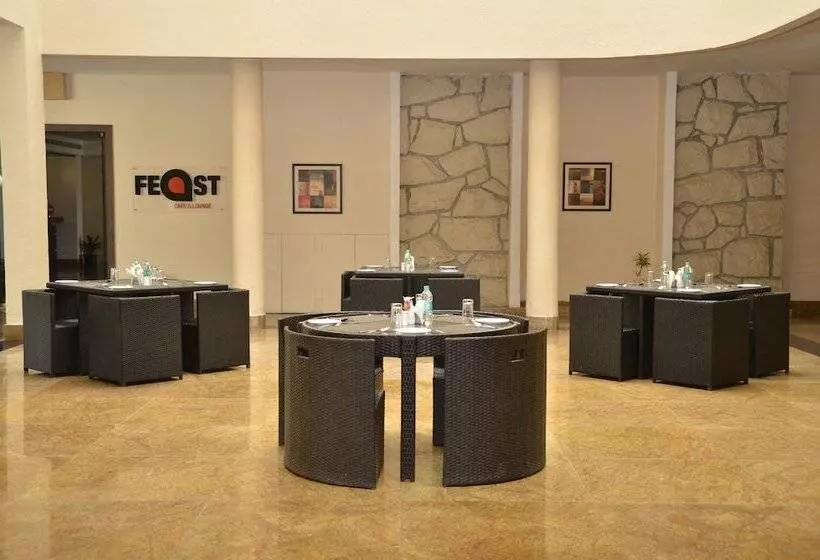 Отель Zip By Spree Hinjewadi